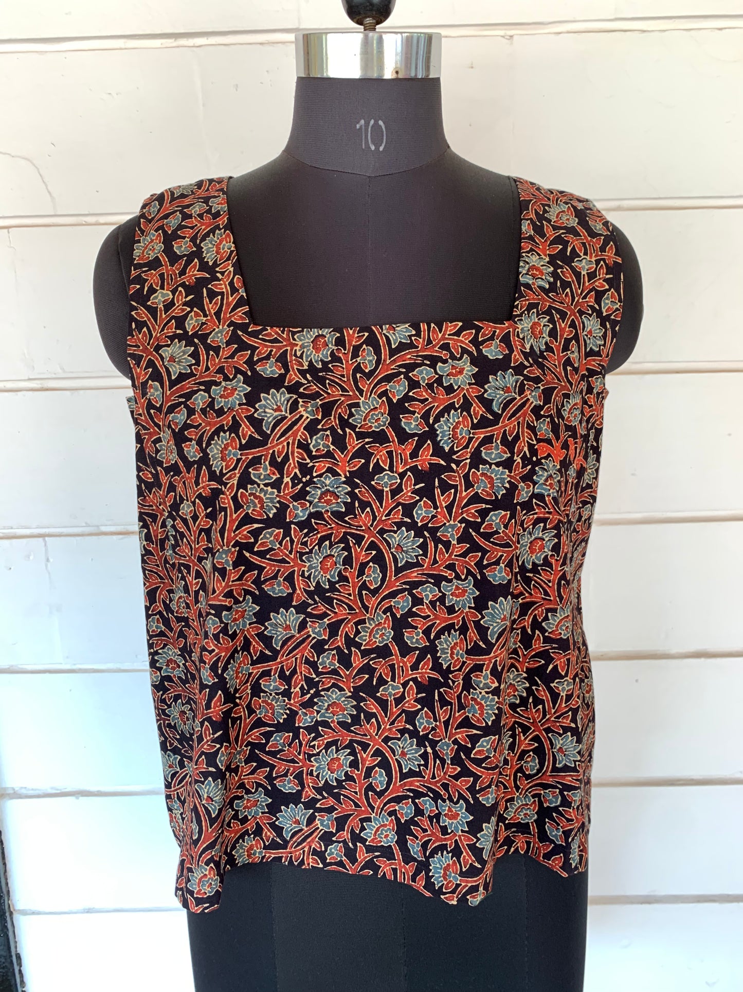 Red Floral Sleeveless Donna Top