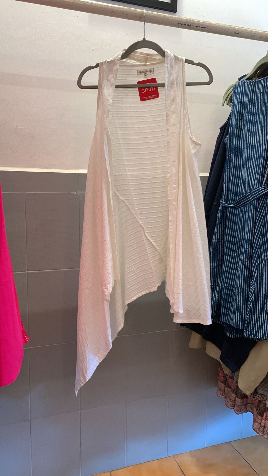 White Shrug 602
